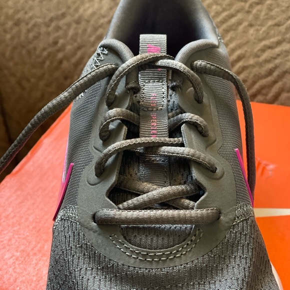 Nike Running Shoes in Grey / Pink, ‘Flex Experience RN9’ — Women’s Size 6.5 - Picture 10 of 16